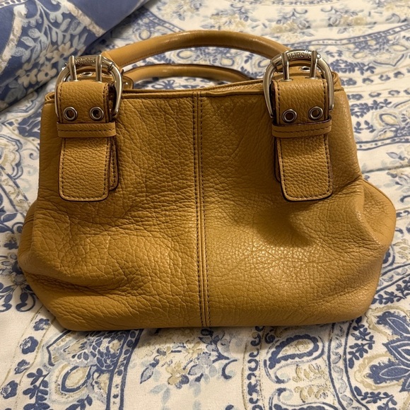Tignanello leather purse - Picture 1 of 13